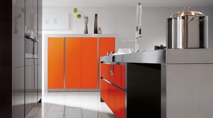 Nội thất nhà bếp đẹp với màu cam nổi bật, hình ảnh bếp 2