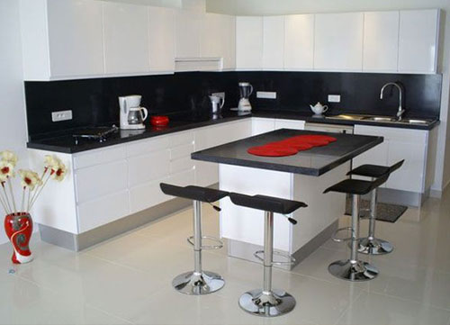 Nội thất nhà bếp đẹp,với cặp màu đen và trắng , images bếp