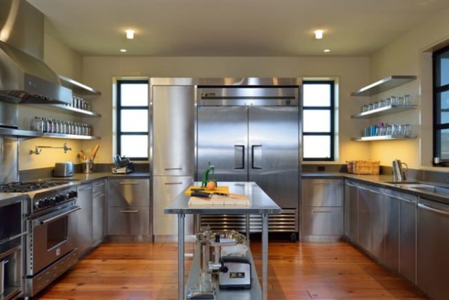 Thiết kế nội thất bếp đẹp ấn tượng chất liệu nội thất màu bạc 9