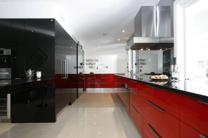 Nội thất nhà bếp đẹp Phối màu đỏ đen trắng  1