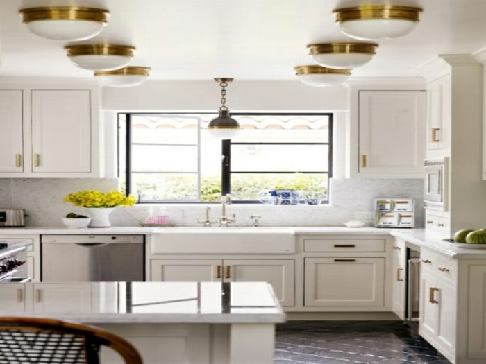 Nội thất căn bếp hiện đại với tông vàng ánh kim 5